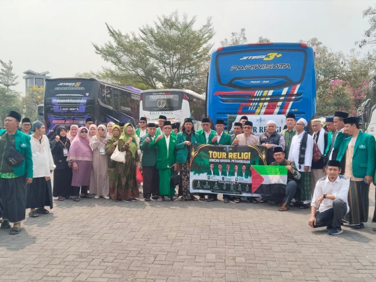 Terbaru: Pererat Silaturahmi, MWCNU Grogol Petamburan Gelar Tour Religi Ziarah Makam Wali ke Jawa Timur