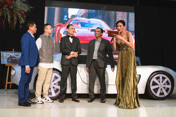 Terbaru: LA DOLCE VITA: TUKSEDO AUTO & FASHION GALA